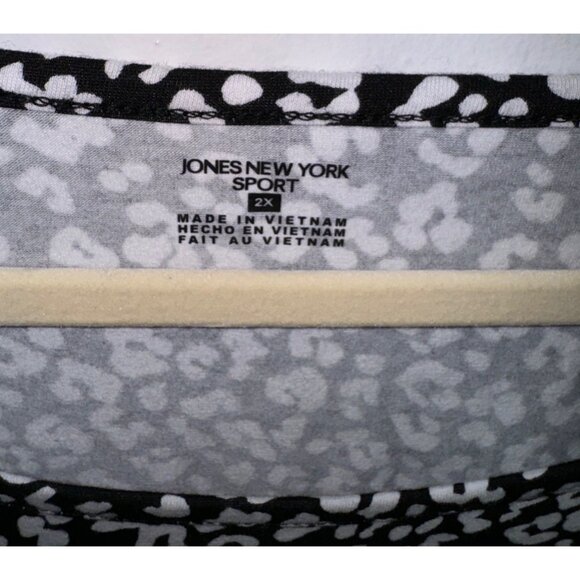 Jones New York Sport Plus Size 2X Black & White Leopard Print Top Tee Shirt - Picture 2 of 5